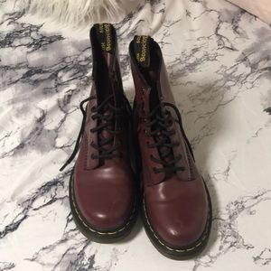 Super cute trendy boots